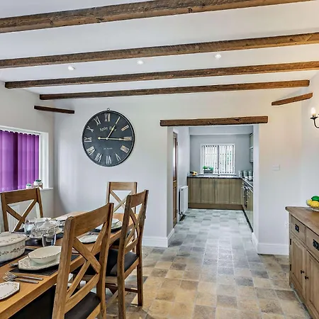 3 Bed In 87290 * Tollerton (Yorkshire)