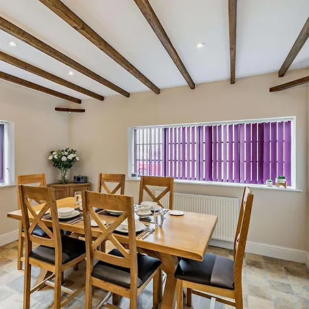 3 Bed In York Oc-87290 Holiday home *