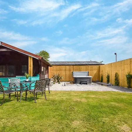3 Bed In York Oc-87290
