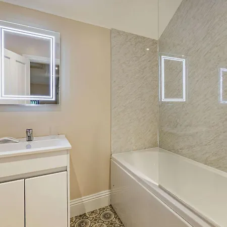 3 Bed In 87290 * 톨러톤